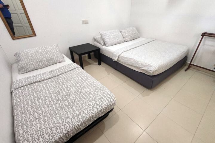 Room 12 of 27