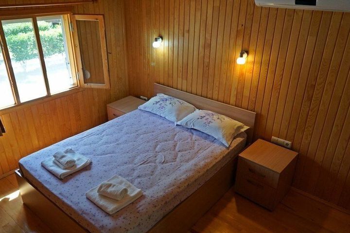 Room 2 of 31