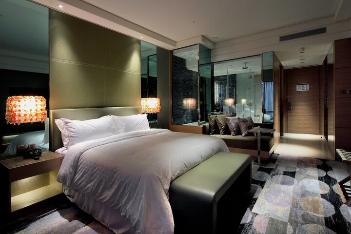 Room 12 of 52