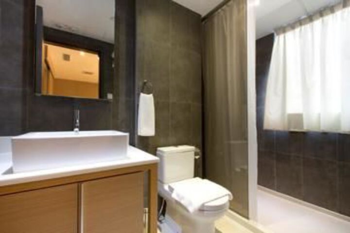 Room 10 of 53