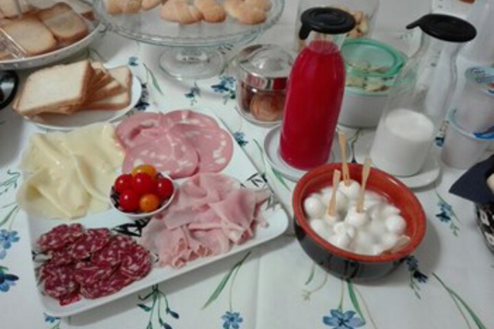 Breakfast/Coffee Service 4 of 24