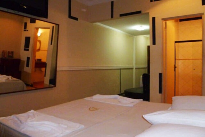 Room 3 of 17