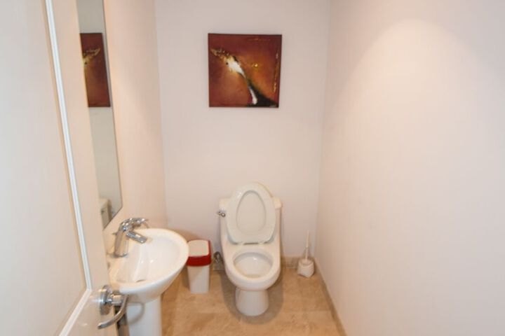 Room 151 of 230