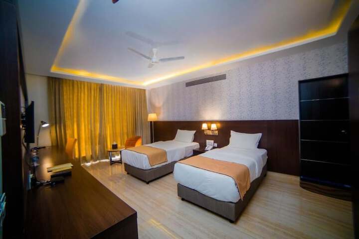 Room 7 of 34