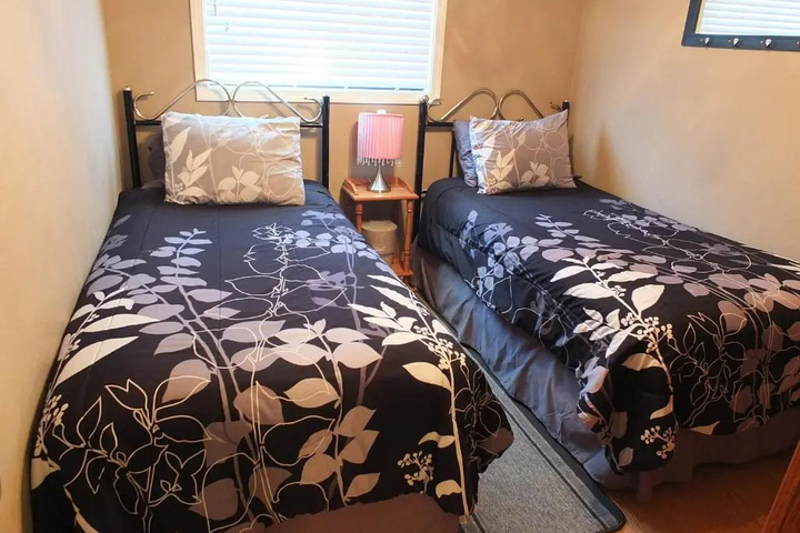 Room 6 of 15