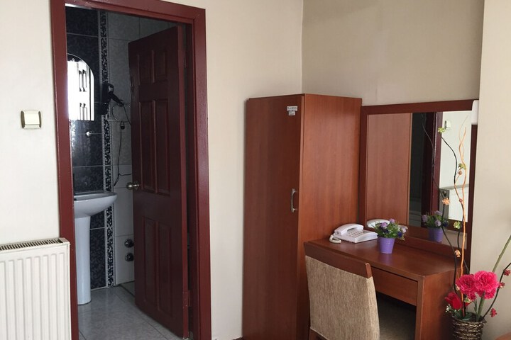 Room 10 of 36