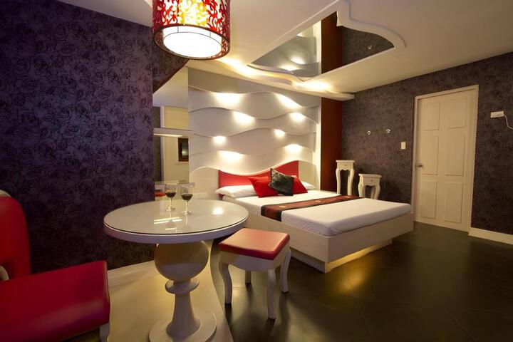Room 26 of 49