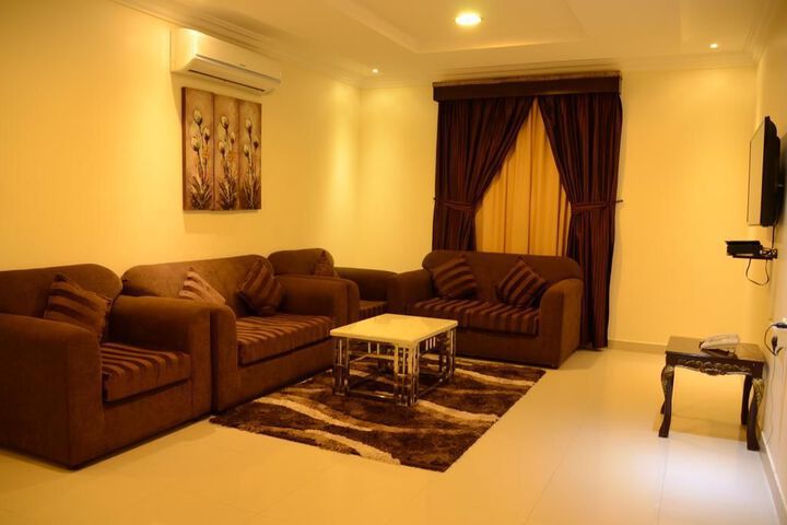 Room 9 of 23