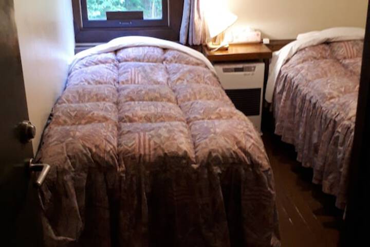 Room 25 of 128