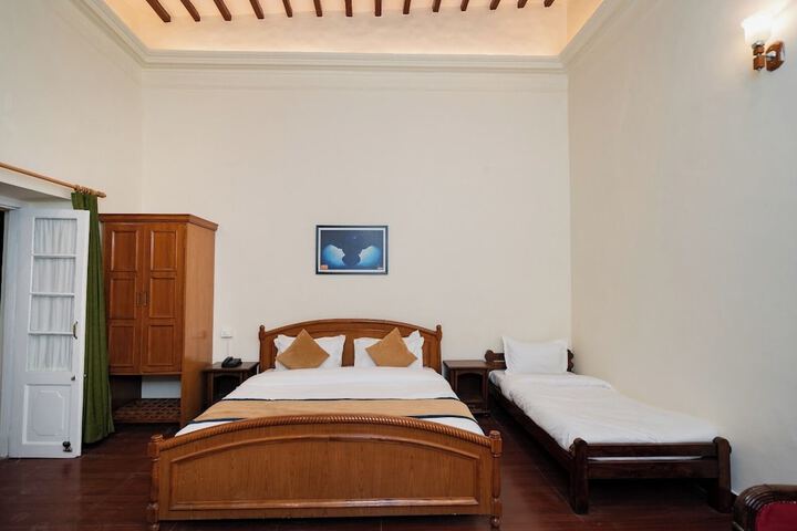 Room 5 of 47