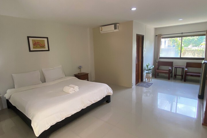 Room 13 of 35