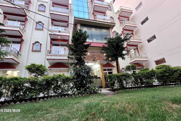 Hotel Exterior 45 of 46