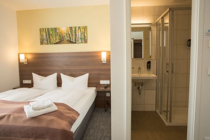 Room 42 of 85