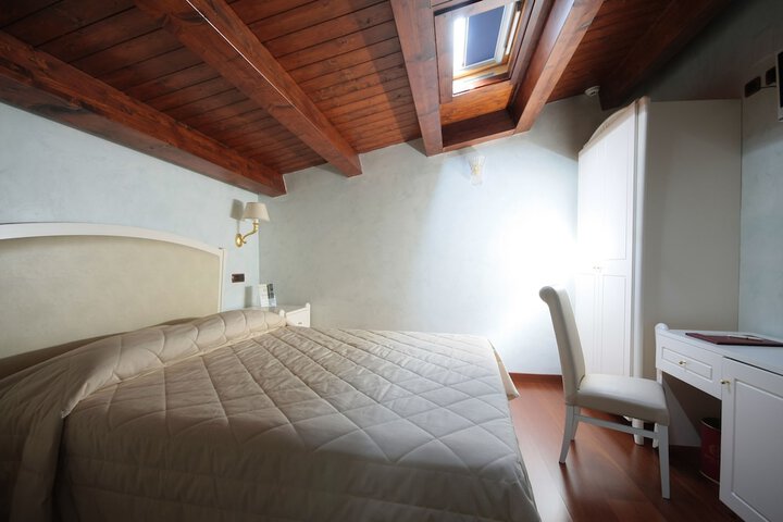 Room 22 of 61