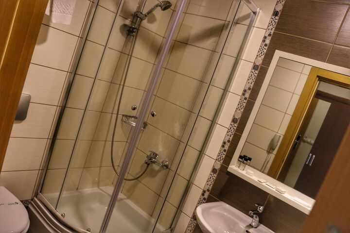 Room 75 of 108