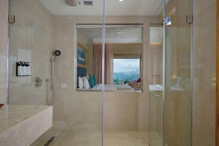 Room 50 of 82