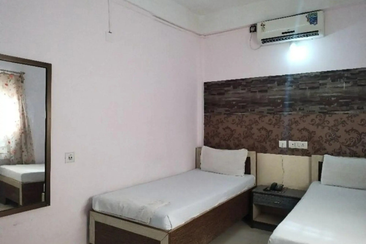Room 3 of 15