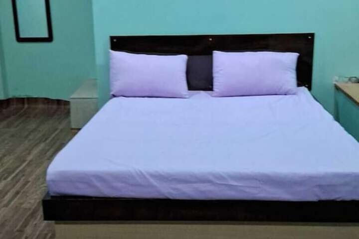 Room 9 of 22