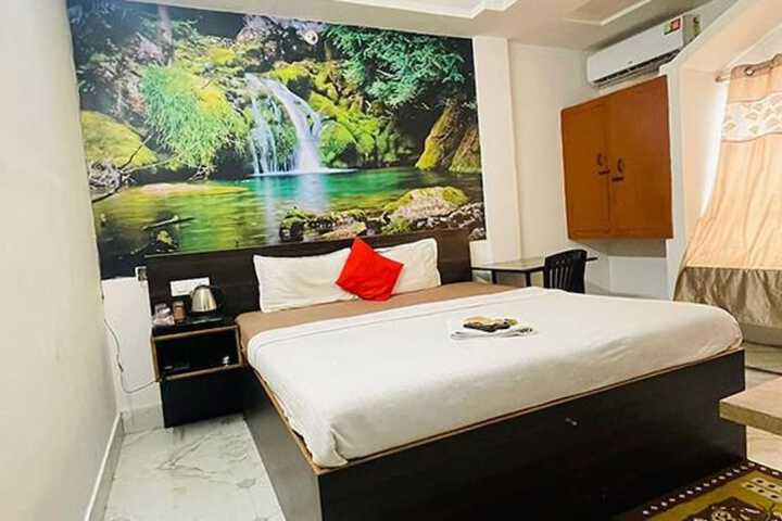 Room 15 of 19