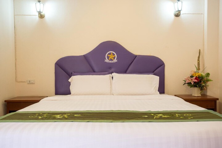 Room 11 of 52
