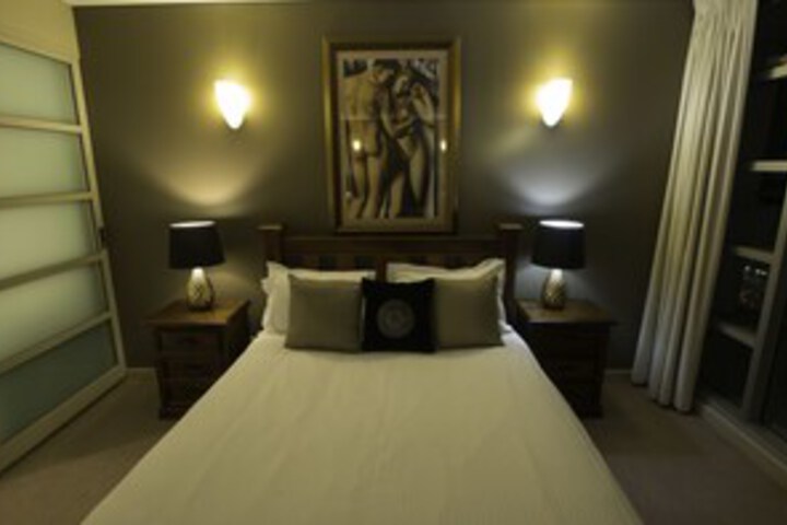 Room 12 of 18
