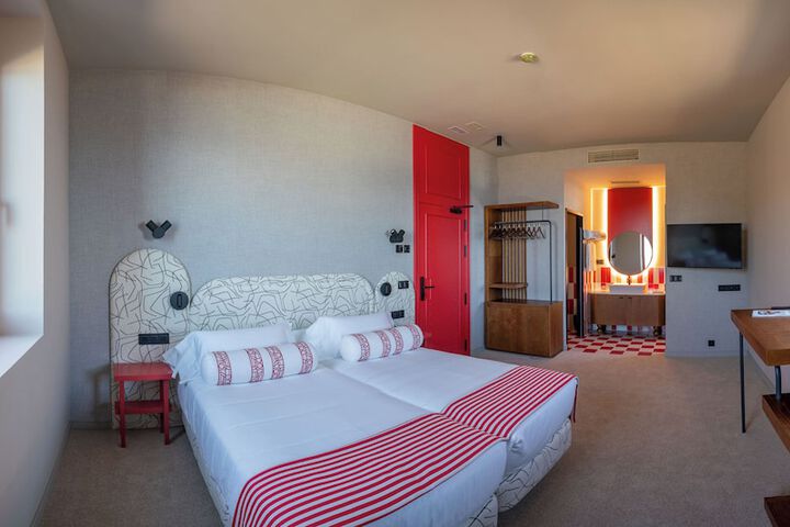 Room 11 of 31