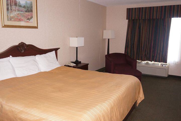Basic Single Room (3 of 7)