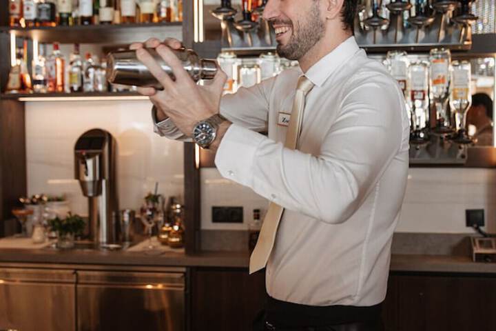 Lounge 82 of 92