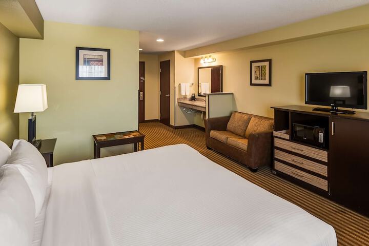 Room 20 of 35