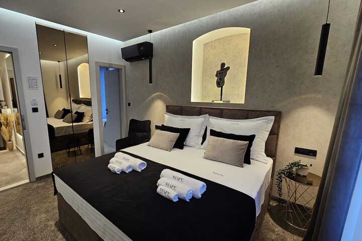 Room 7 of 49