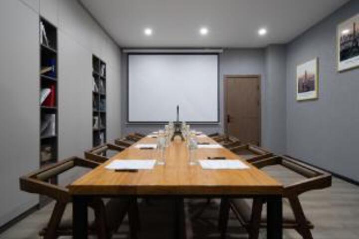 Room 14 of 23