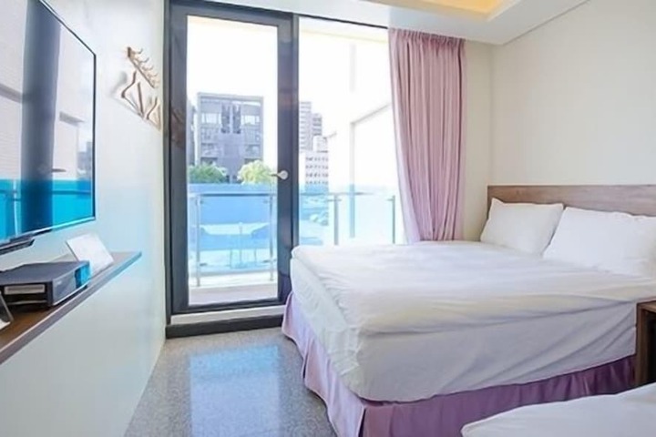 Room 10 of 30