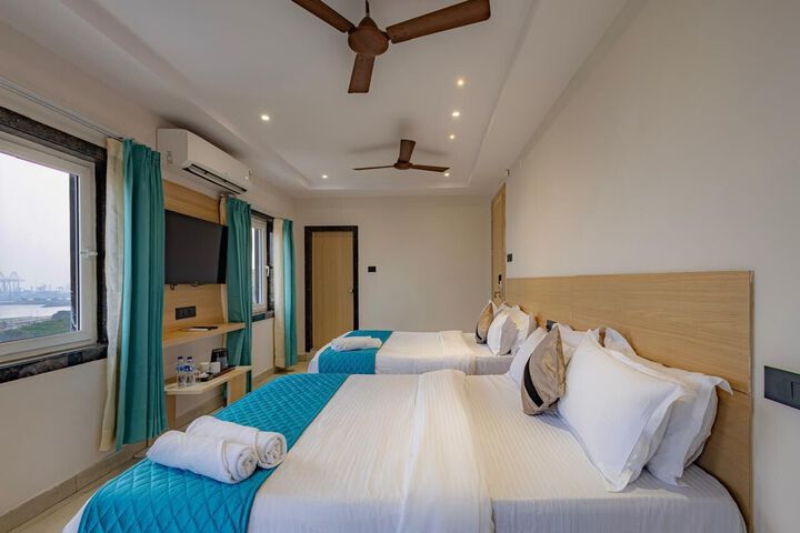 Room 8 of 14