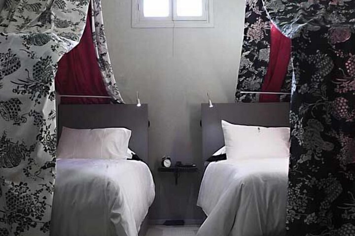 Room 9 of 63