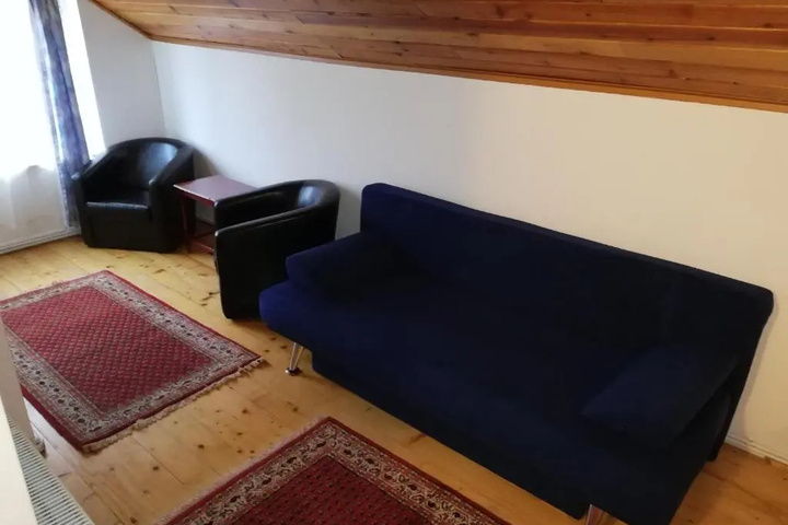 Room 8 of 14