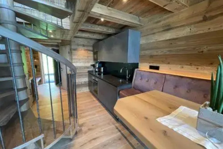 Room 3 of 11