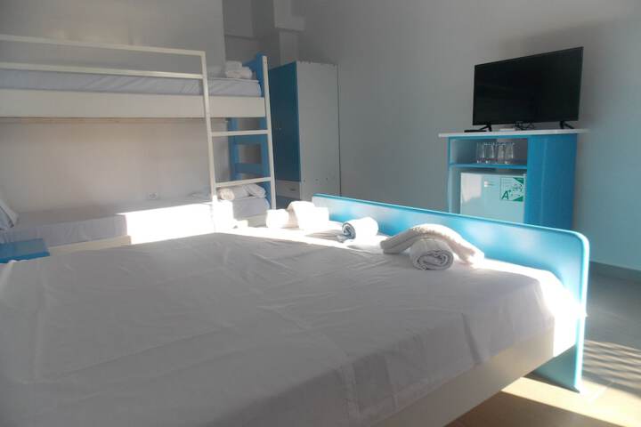 Room 13 of 109