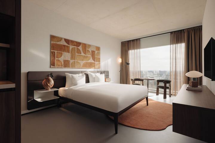 Room 30 of 54