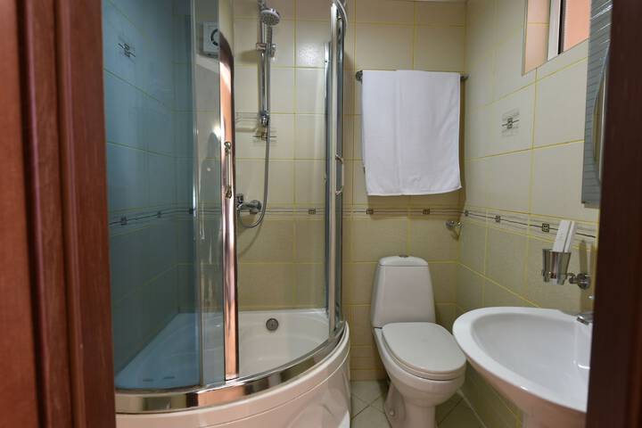 Room 32 of 57