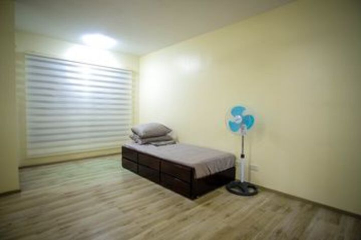 Room 17 of 42