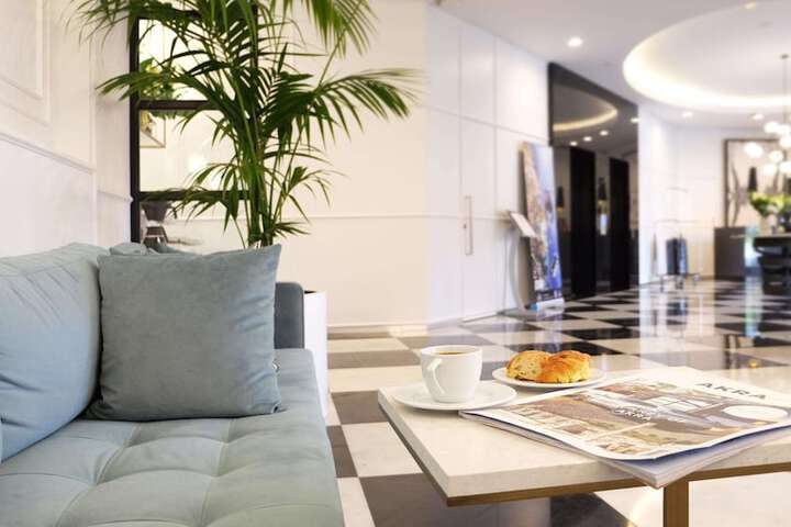 Guest Lobby