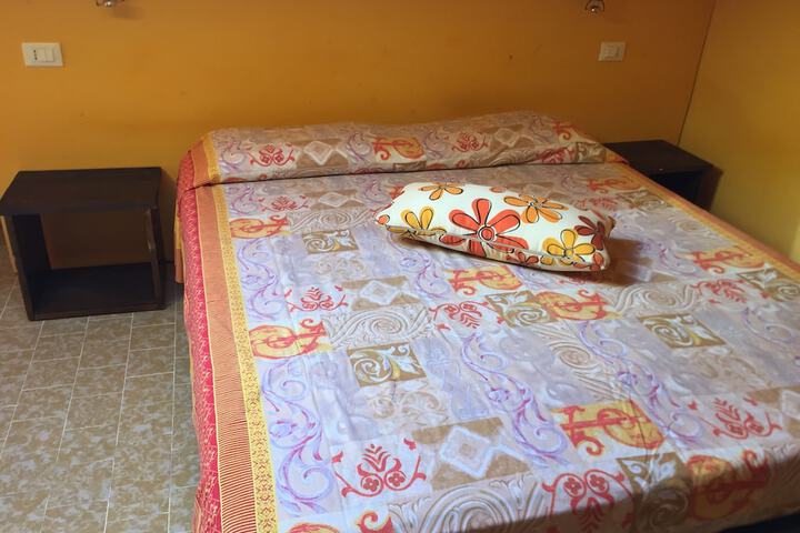 Room 6 of 39
