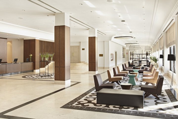 Entrance & Lobby