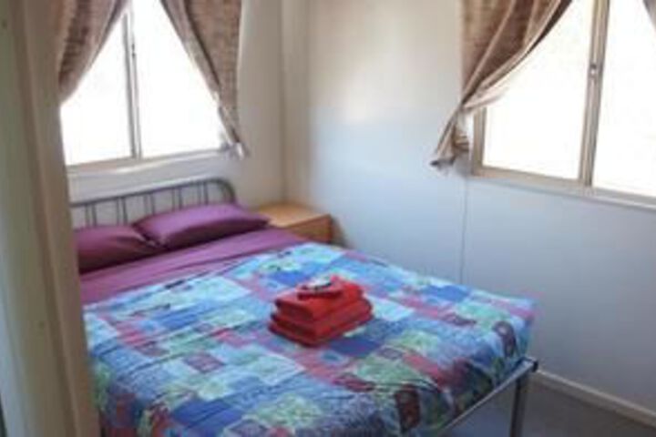 Room 4 of 9