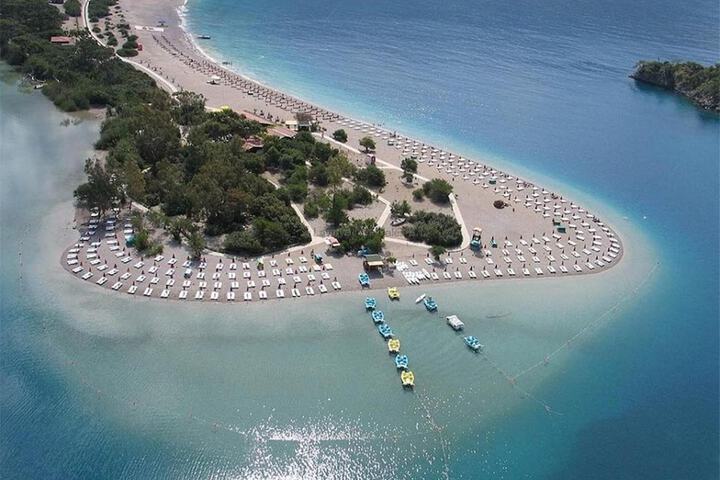 Pools & Facilities