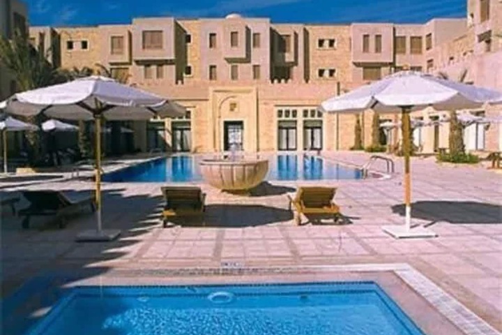 Hotel with Pool