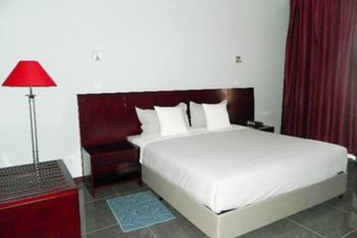 Room 9 of 24