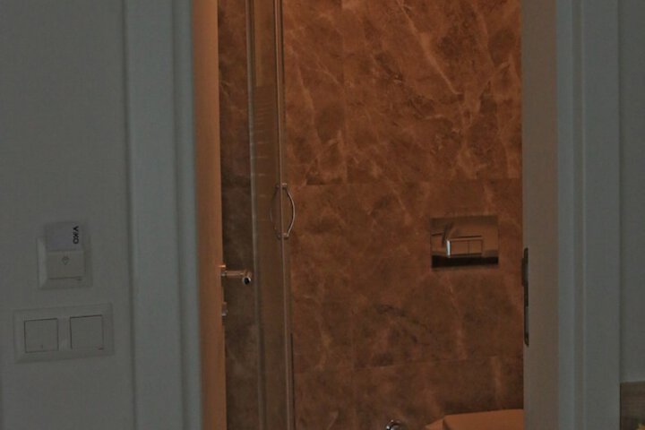 Room 18 of 25