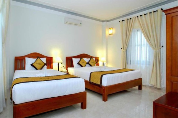 Room 3 of 18