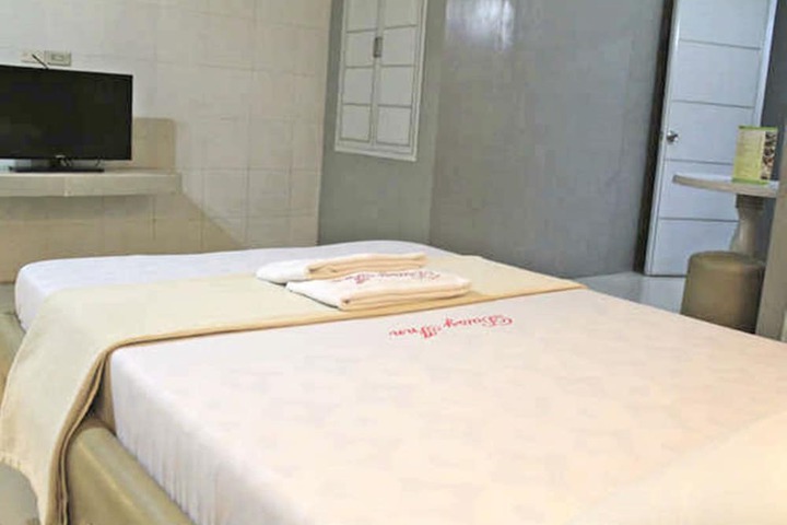 Room 4 of 24